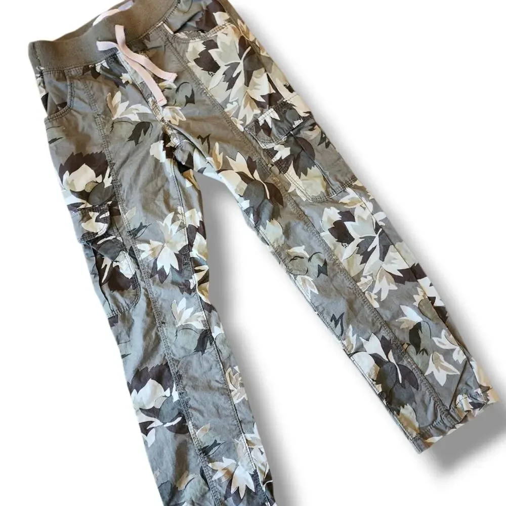 Old Navy Camoflauge Leaf Print Girls Cargo Pants